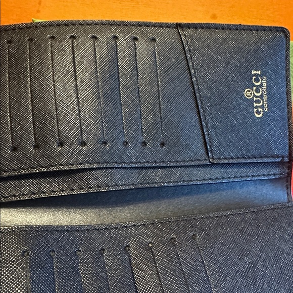 Fashion Inspired Item (WALLET) - Picture 4 of 5